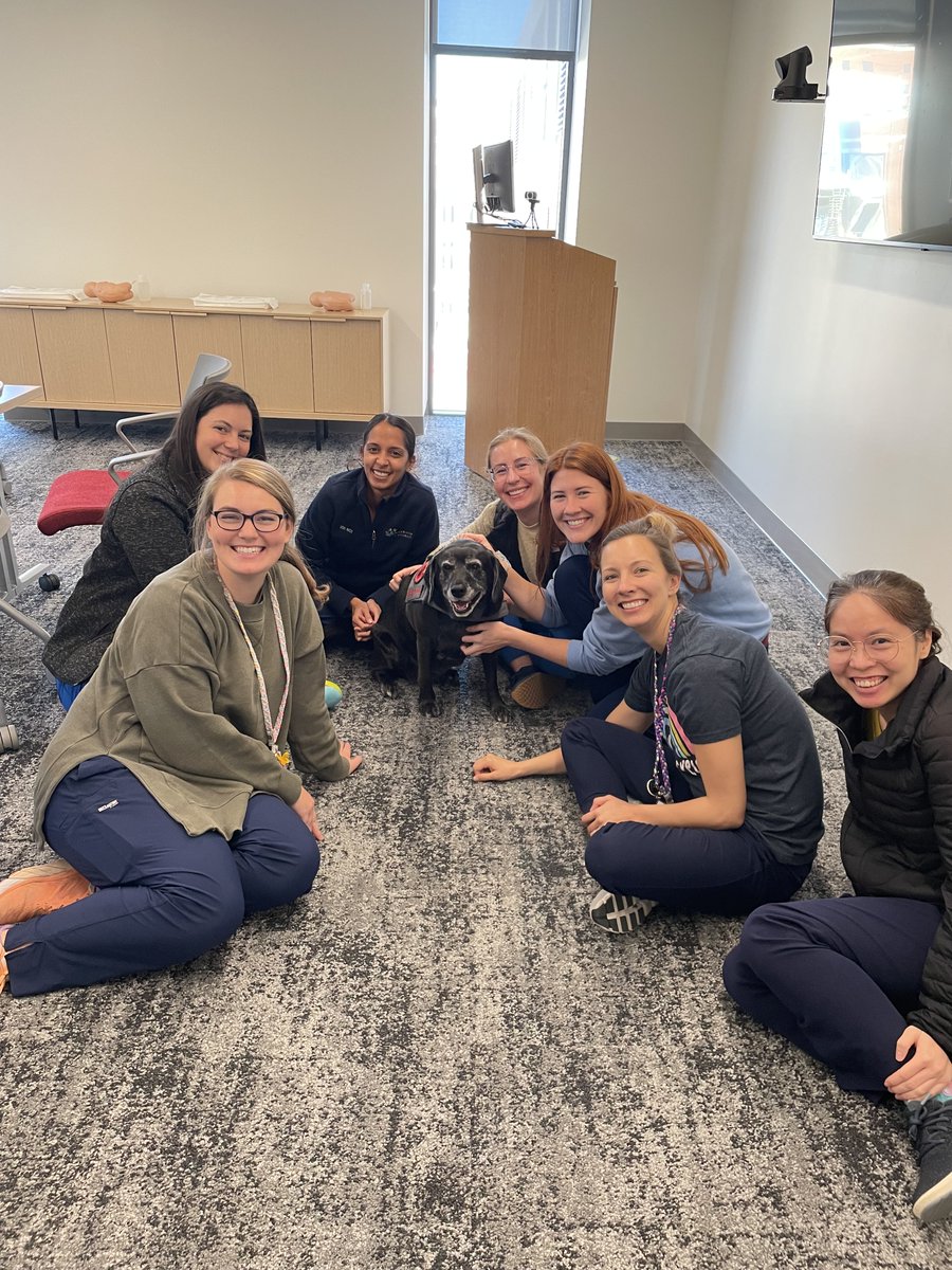 Glad to be with our #Neonatal #NNP students <a href="/osunursing/">Ohio State Nursing</a> enjoying a  visit from Mya #BuckeyePaws 
in between #Simulation <a href="/NeonatalNurses/">NANN</a>