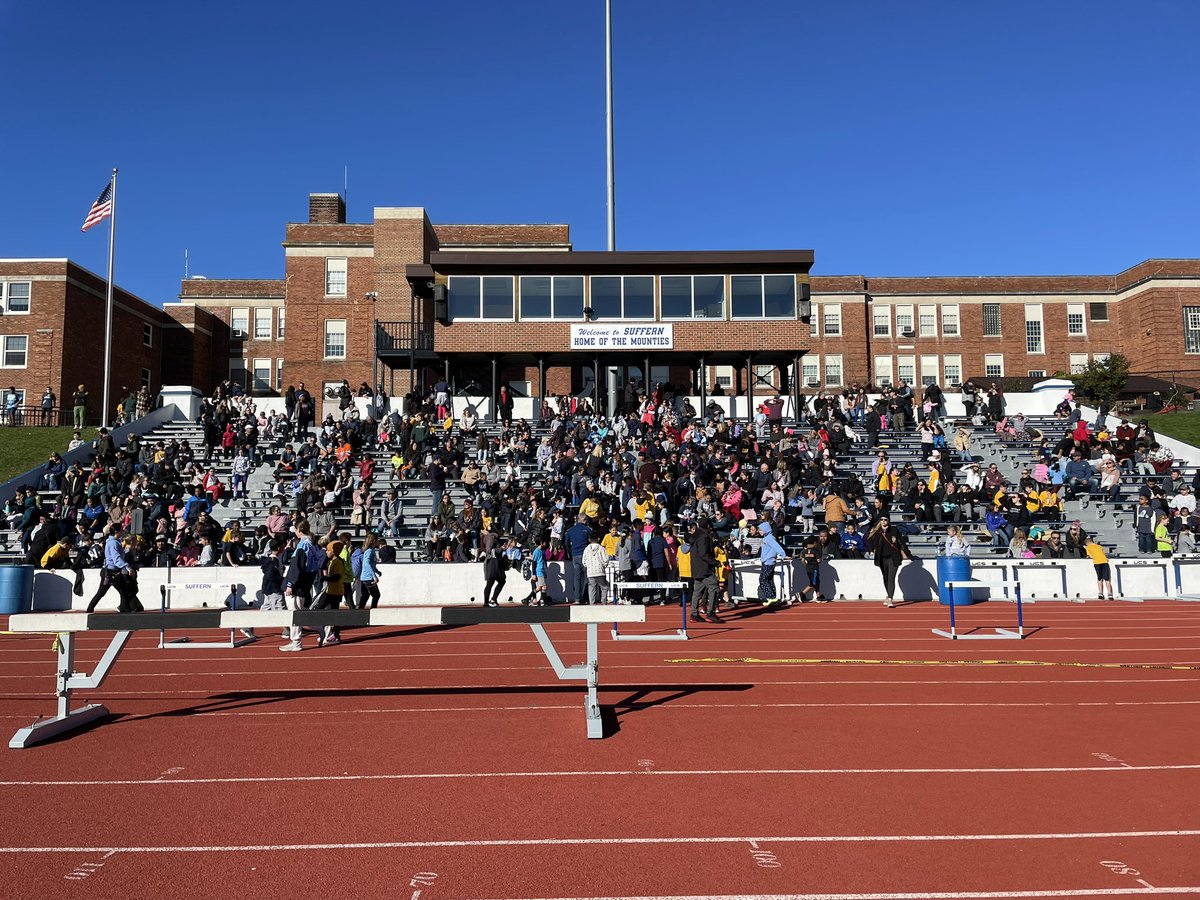 SuffernXCTF's tweet image. It’s a beautiful fall morning for Suffern Central’s annual elementary cross country run! We are off to a great start and love seeing all of our young athletes showing off their speed! @SuffernSports @SuffernCSD