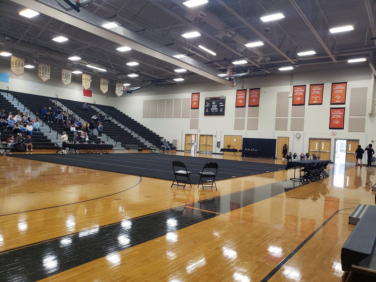 PBRobertson63's tweet photo. Excited to be a helper with @markr6353 at the VHSL Region 4B Cheer Championship today, hosted by @PowhatanHS and @powhatanhsath #memories #lovecheer https://t.co/lMseBNZzfk