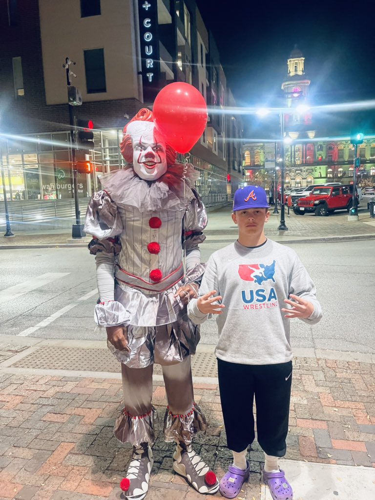 TD318x's tweet photo. Hide them bad a** kids😈… #happyhalloween2022 🎃 https://t.co/Huuelx6Ir8