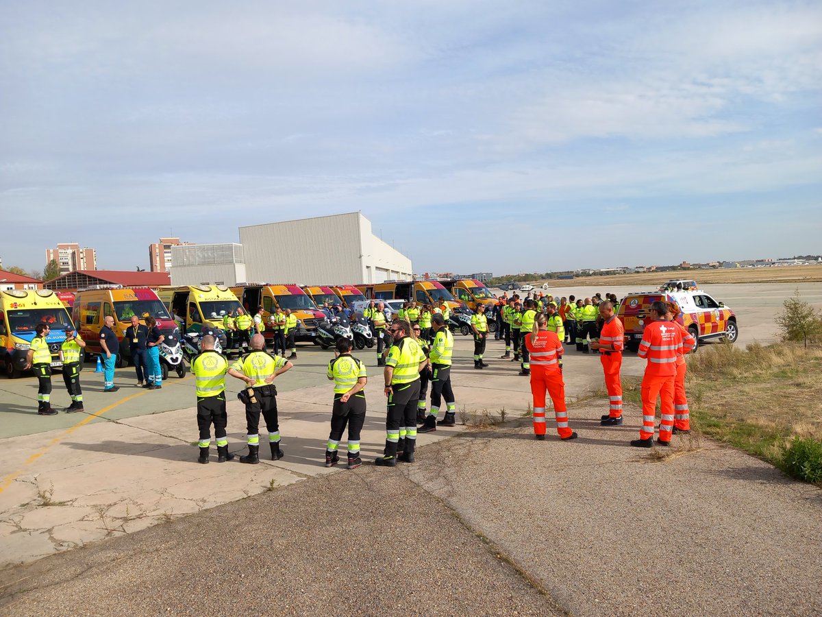 Todo listo en la Base Aérea de Cuatro Vientos para el gran #Simulacro de #Emergencias.
En apenas una hora comenzará un ejercicio en el que participan más de 1.200 personas, 9 países y 15 CCAA.