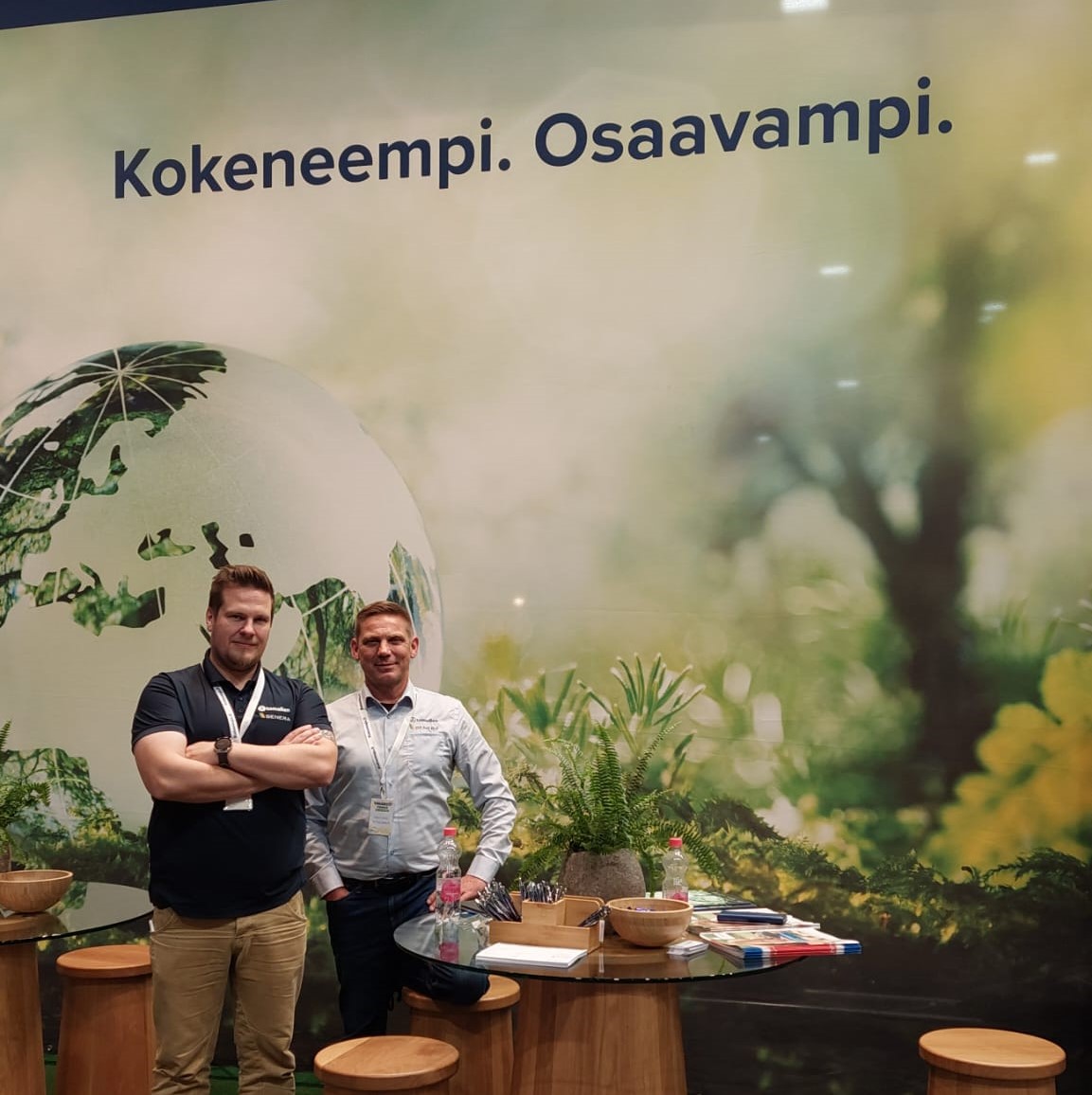 #omakoti2022 osastolla 8.16 on energia-asiantuntijoita, joille #maalämpö ja #ilmavesilämpö ovat lähellä sydäntä. Kuvassa Jouni ja Jouko. Katso Jounin haastattelu tänään 19,30 / Yle Nyheter TV-nytt!