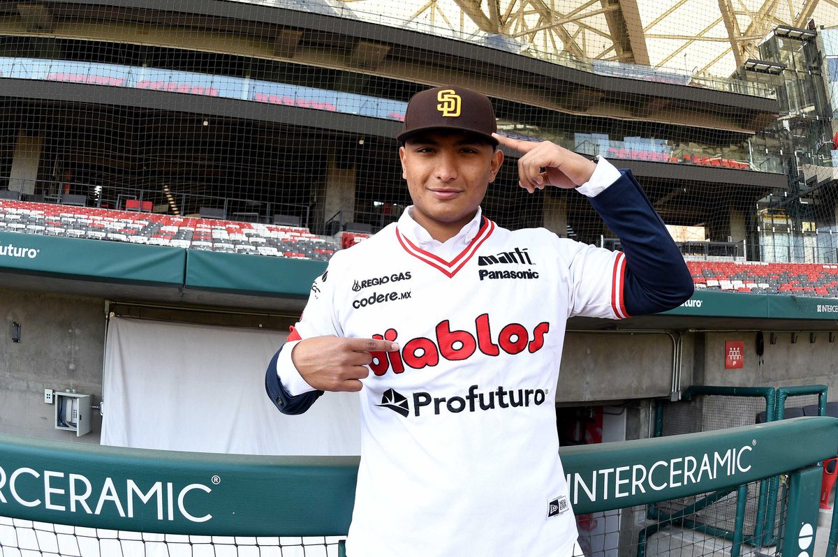laKaro_gc's tweet photo. El IF Rosman Verdugo debutó con @clubtomateros en la #LAMP con hit productor. El egresado de la @AcademiaAHH y @DiablosRojosMX 👹 es el prospecto mexicano #1 por MLB Pipeline, en enero firmó con @LosPadres . La @WBSC lo designó como el mejor SS del certamen internacional Sub18. https://t.co/q1VP2VLELT