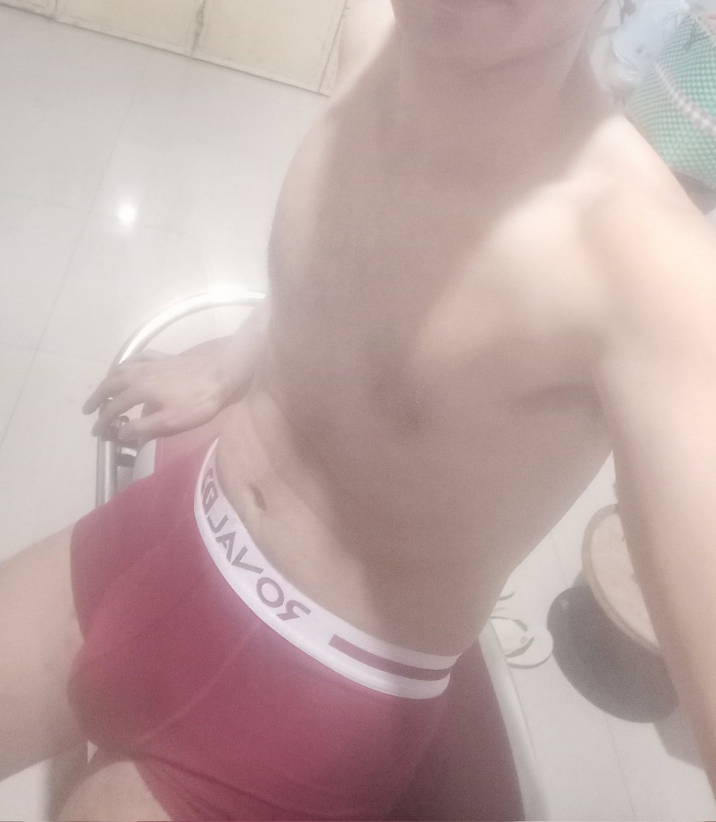 ទើបដល់ផ្ទះចេញពីធ្វើការ
ចង់រកចុយមួយ...