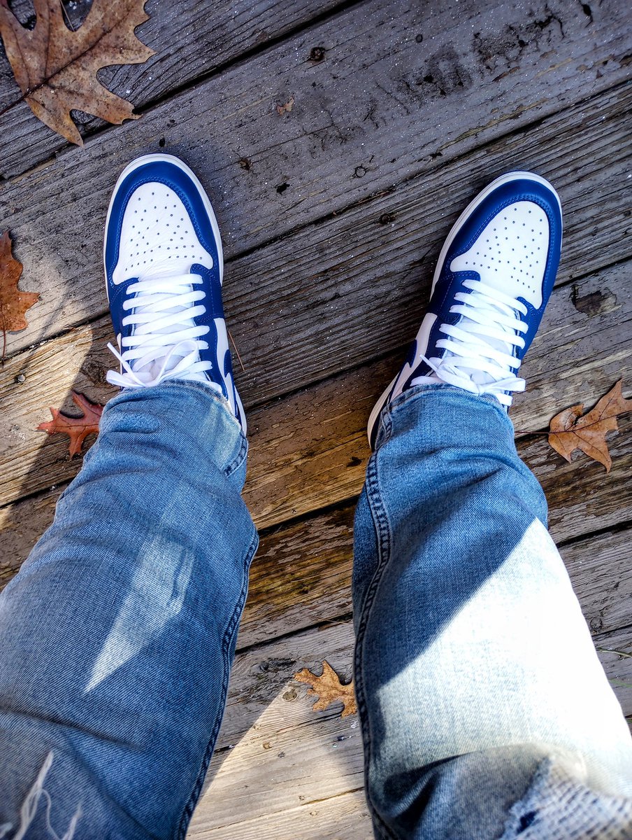sneakersinthe60's tweet photo. 2016 Jordan 1 "Storm Blue" π¦π¦
#kotd #yoursneakersaredope #wearyourshoes #SNKRS #jordan1 #OGcolorway #stormblue @Jumpman23 @nikestore https://t.co/TOae9cffY0