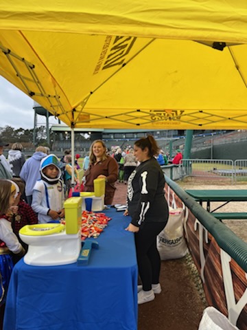 Hbromberg2631's tweet image. Thanks @Pelicanbaseball for hosting @VinesExperts for this great event! #InABind?