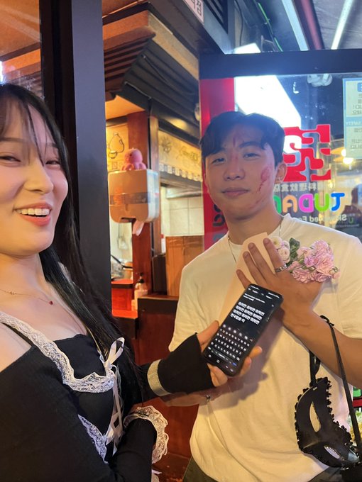 2 pic. Mans pulling out the google translate to flirt with korean girls in itaewon ? https://t.co/d8