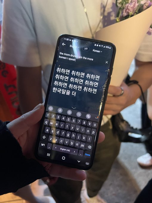 1 pic. Mans pulling out the google translate to flirt with korean girls in itaewon ? https://t.co/d8