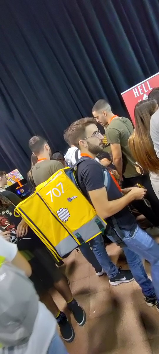 gaterastudio's tweet photo. Si veis a Nittch con su mochila pululando por la @IndieDevDay no olvidéis haceros una foto con ella, ¡tiene premio! 🙌 Un grafiti con vuestro nombre dentro de #Antro, por ejemplo... #indiedevday2022 #indiedevday https://t.co/nuPPD4oDmT