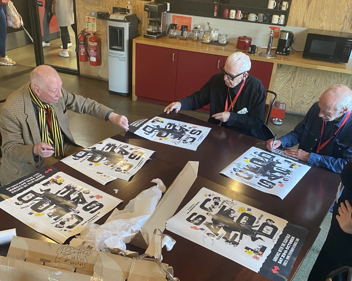 _MikeMcCartney_'s tweet photo. Scaffold sign posters for Clatterbridge Hospital &amp; Claire House charities in the interval of our Everyman Theatre matinee 2day!👍🏼 https://t.co/pMMlhibizq
