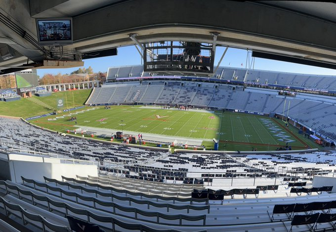 It's college football between @UVAFootball and @CanesFootball! #GoHoos #GoCanes Pregame NOW w/@ChrisVillani44 📱: @ESPN app 📻: @ESPNRadio 🖥: ESPNRadio.com 🏈: 12:30PM ET 🎙: @MorganOnAir & @ColemanESPN