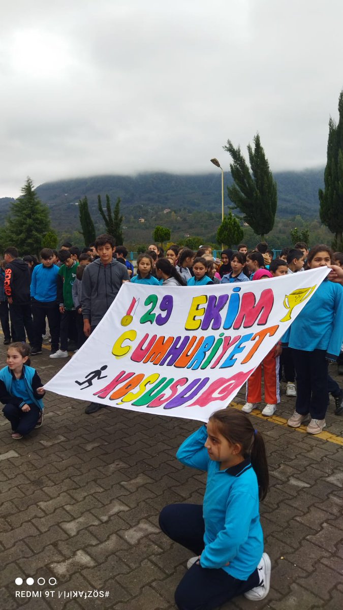 FMeydan52's tweet photo. Bu yıl ikincisini düzenlediğimiz;
Okulumuz Beden Eğitimi Öğretmeni Emine SAĞLAM'ın planlaması ve koordinesinde öğrencilerimiz kategoriler halinde, büyük bir coşkuyla "Cumhuriyet Koşusu'nu"" gerçekleştirdiler. https://t.co/dZgGOADFGq