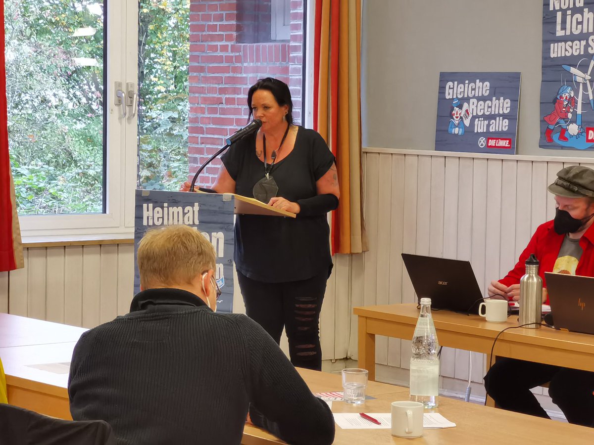 linke_sh's tweet photo. Nun Vorstandswahlen. @susispethmann stellt sich vor. Während der Streiks bei AMEOS habe ich wieder gemerkt, wofür wir da sind. Auch wenn der Weg grade steinig ist, will ich ihn mit euch zusammen weitergehen für #dasgutelebenfüralle #linkelptsh https://t.co/0PZCbgceFg