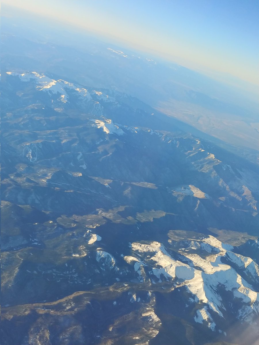 n_e_davis's tweet photo. View from 35K feet.. Somewhere over southern CO, Northern AZ...#Delta #SkymilesLife #AlwaysFlying https://t.co/kFetIrTm1n