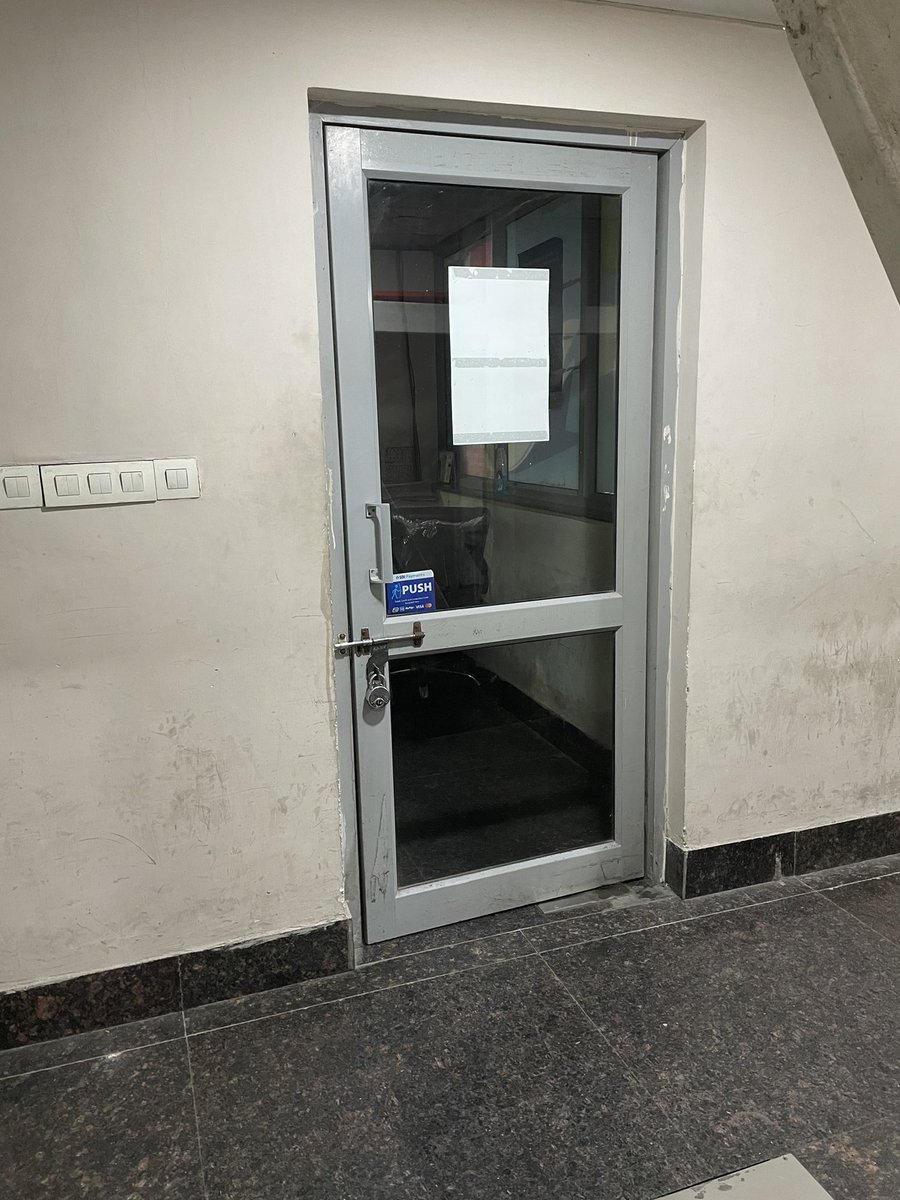 Akhiles77012252's tweet photo. @aaiidrairport @airindiain since last 1.5hrs waiting at ATO office, made 50 calls to them but no response! More than a week my lost baggages has not been received and no response from AirIndia. No one here to help, ATM manager shown some helping hand let’s see! https://t.co/DccBsiX6By
