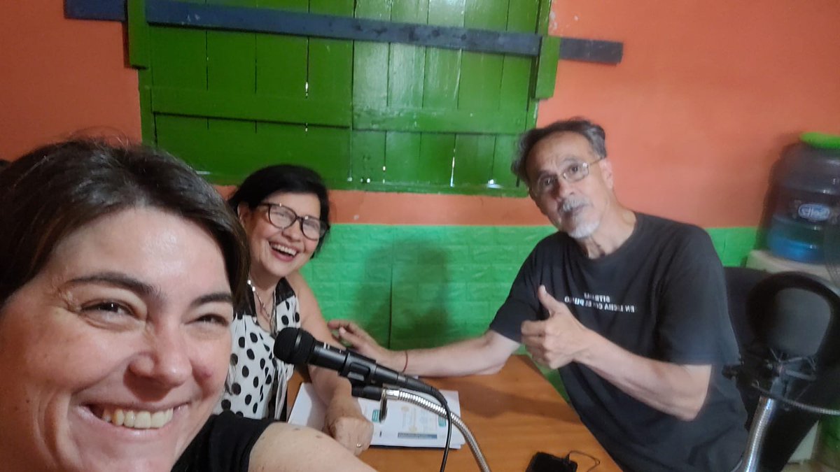 feiparpy's tweet photo. Nuestras compañeras @paovaccotti y Josefina Ríos estarán hasta las 15.OO hs. hablando sobre el Plan de #TransformacionEducativa con Carlos Sosa y todas las vecinas y vecinos del Barrio Tacumbú del Bañado Sur en la 87.9 FM, Radio Tape Pyahu, La voz de la Ribera! https://t.co/RUml3d3qsP