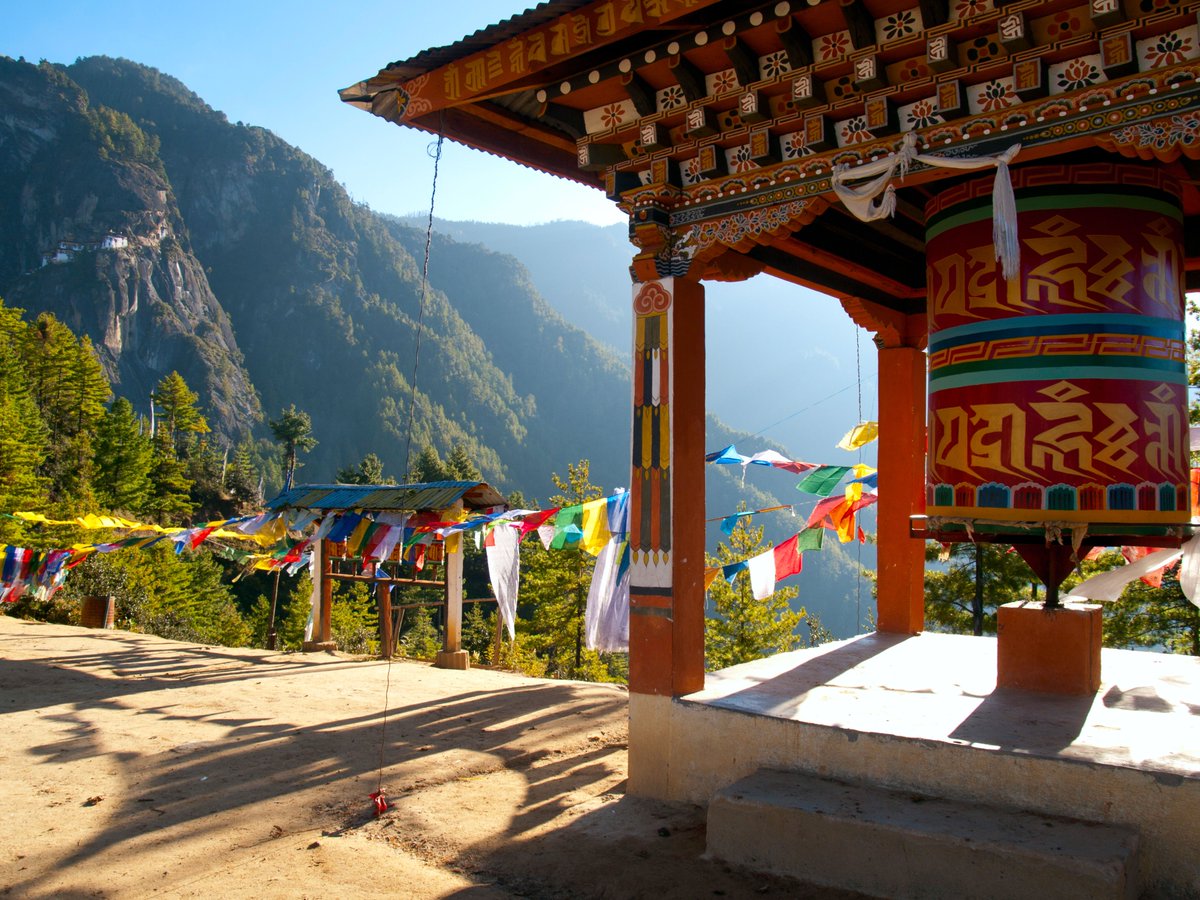 HimalayaWonders's tweet photo. Paro Taktsang, is a sacred Vajrayana Himalayan Buddhist site located in the cliffside of the upper Paro valley in Bhutan. 
https://t.co/TnBNZSbpay
#Bhutan #Paro #ParoValley https://t.co/v6ohvHRR5T