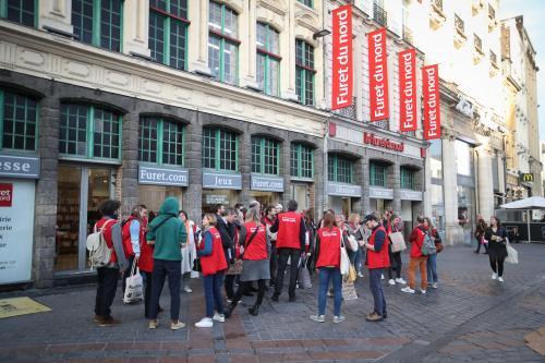 VDNtourcoing's tweet photo. Grève au #Furet du Nord à #Lille : «On veut des augmentations de salaires, pas des primes» https://t.co/qaNad7kw3S https://t.co/EHPLIhmiSS