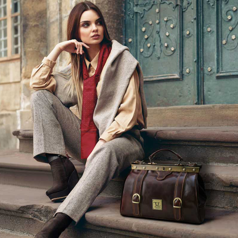 LAtelierGlobal's tweet image. Shades of Cognac and Rich Brown. Confident and timeless hues that pair with classic and contemporary styling beautifully. ​​​​​​​  Perfect timeless trend.
​​​​​​​​
#timelesstrend #italianstyle #bags #sophisticated #madeinitaly #fashion #ınstastyle #