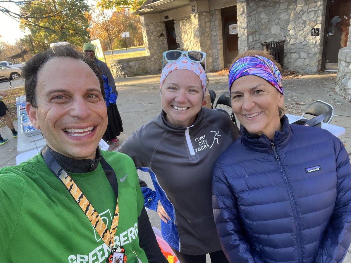 LouisvilleMayor's tweet photo. Fun #PumpkinSpice5k race this morning … great costumes on many runners and canines! #RunWithCraig @OlmstedParks502 https://t.co/kemoiOuzi3
