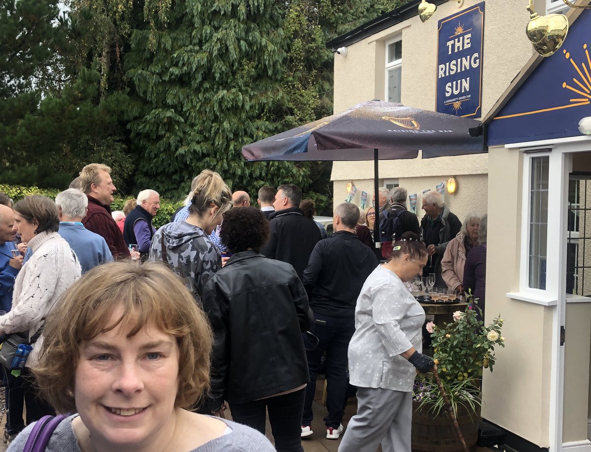 AlisonMacklin2's tweet photo. It was great to attend the official opening of @soswoodcroft The Rising Sun. My new local opened after lots of hard work from the community. Great range of gins as well.#commbiz @PlunkettFoundat https://t.co/p0dUOMGGis