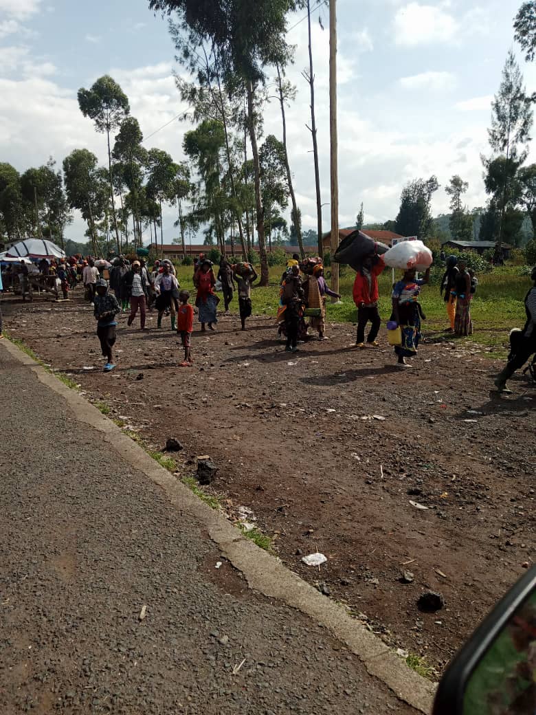 Voilà le résultat de la guerre qui oppose les #FARDC contre les rebelles du #M23 à Rutshuru en République Démocratique du Congo, des violations des droits humains, viols et des violences basées sur le genre. Rien que la paix en RDC.