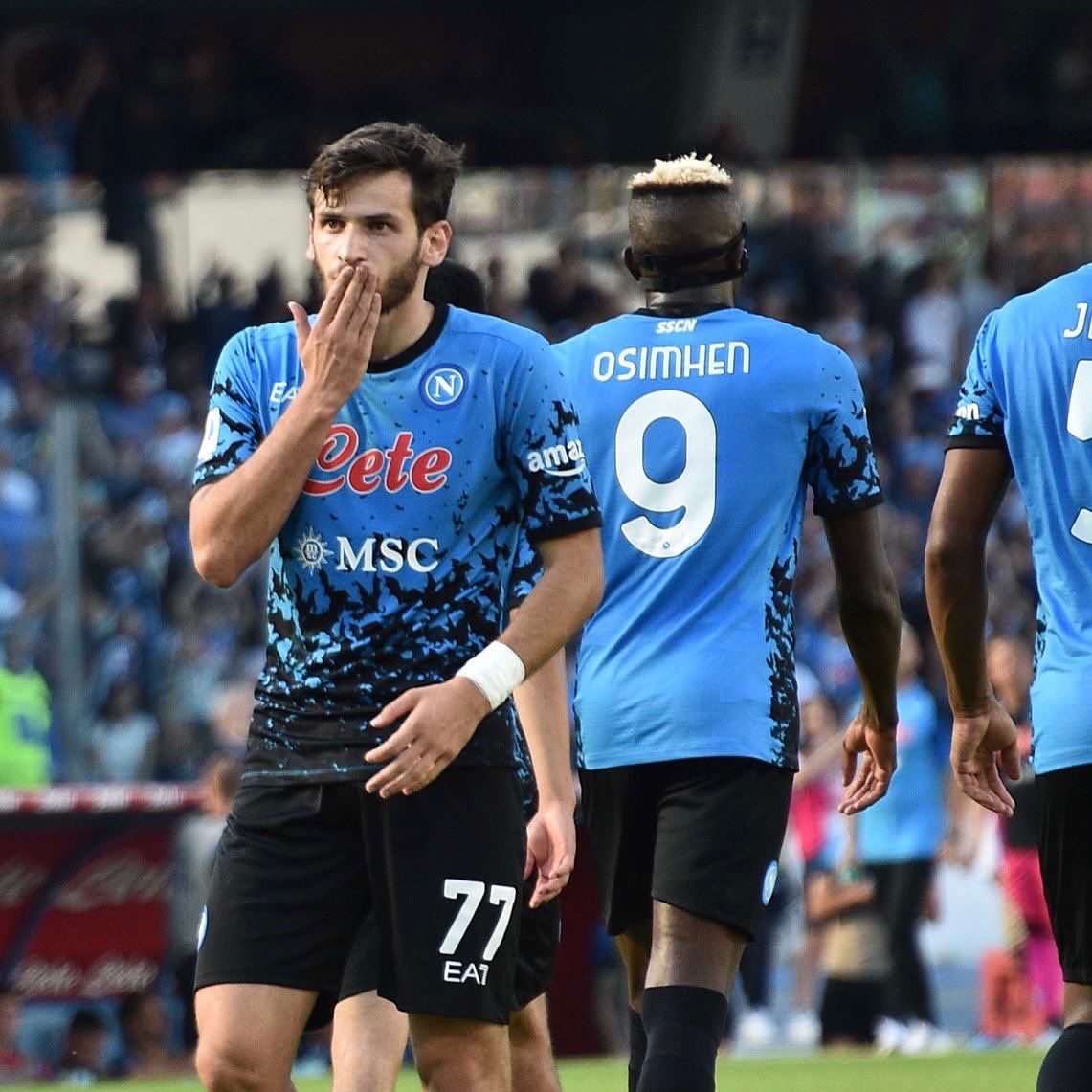 eurofootcom's tweet photo. Napoli are unstoppable, quite literally. 

• 17 games played
• 15 wins
• 2 draws
• 0 losses 
• 50 goals scored
• 13 goals conceded 

Spalletti is doing big things with the likes of Osimhen, Kim Min-Jae, Kvaratskhelia, Anguissa &amp; co…👨‍🍳🇮🇹 https://t.co/tu39uAOlvw