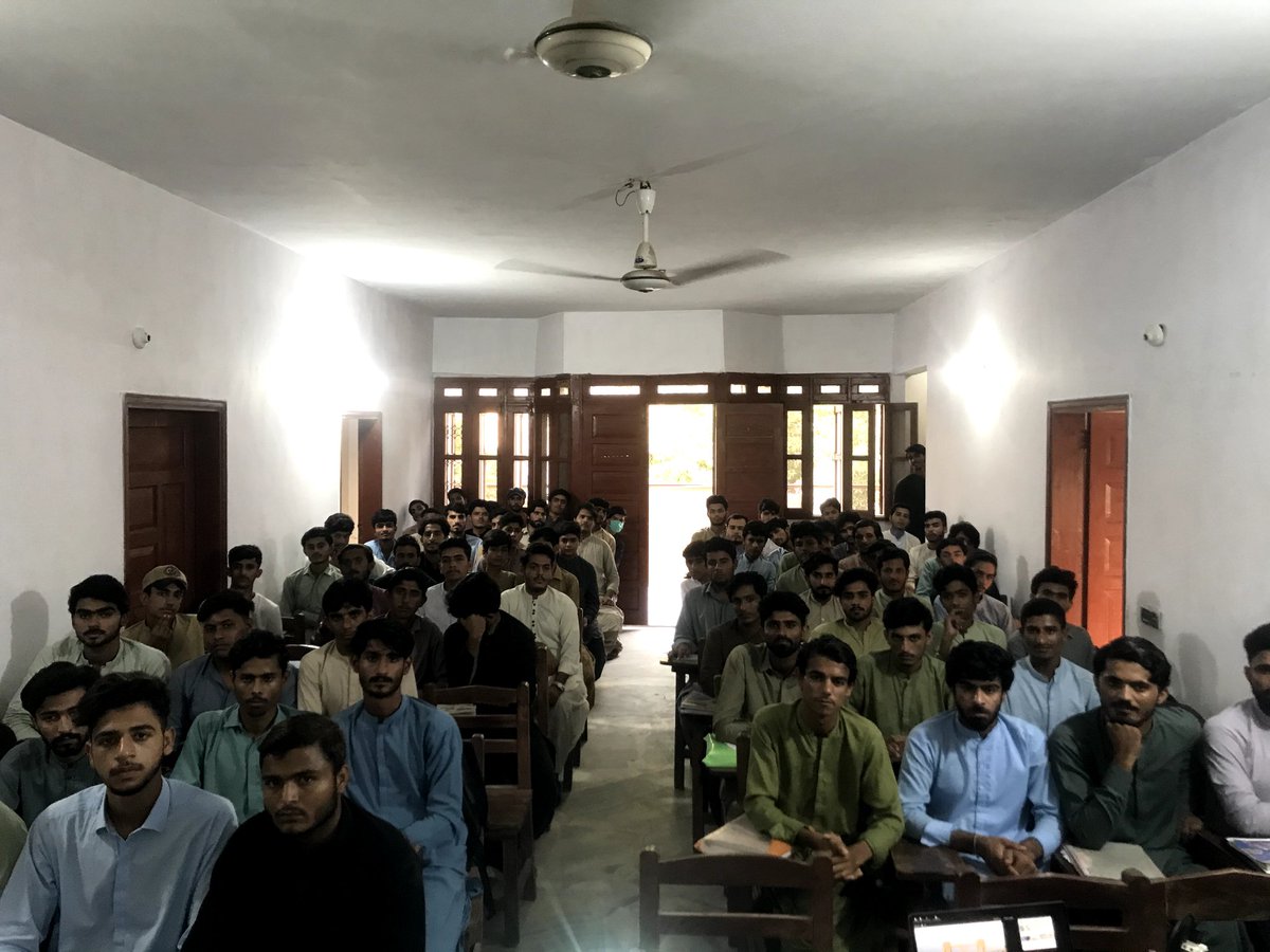 SIT_language's tweet photo. Department of Geology at the Lasbela University of Agriculture, Water and Marine Sciences (LUAWMS) with the collaboration of the School of Intensive Teaching (SIT), Hub conducted a session on the importance and the scope of the Geology Department. https://t.co/6tSbGN7MES