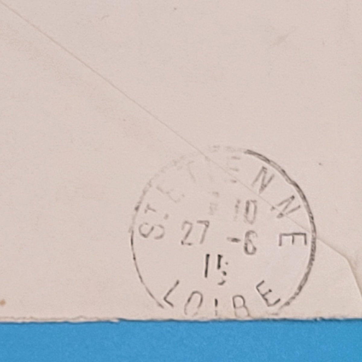 Cover #2

Registered mail using a French Equitorial Africa Government envelope. Postmarked 2 June 1915 in Brazzaville, French Congo, then 27 June in Saint-Étienne, Loire, France.

#stamps #philately #philatilist #Congo #FrenchCongo