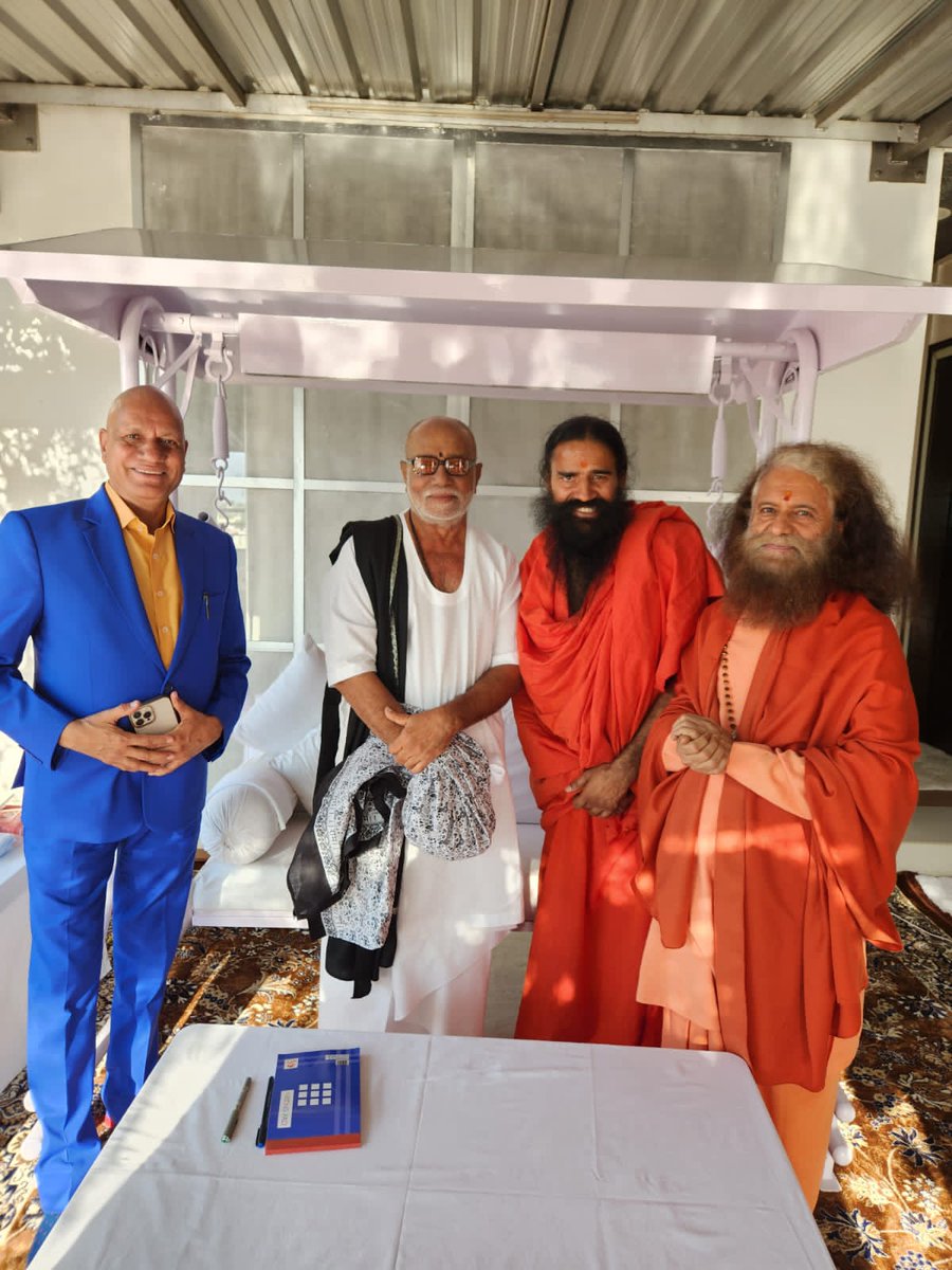 yogrishiramdev's tweet photo. श्रीनाथद्वारा में श्री मदन पालीवाल जी संकल्प से व पूज्य मोरारी बापू जी की पावन प्रेरणा से पूज्य चिदानंदमुनि जी,मुख्यमंत्री श्रीअशोक गहलोतजी,श्री सतीश पूनिया जी,श्री सीपी जोशीजी,श्री शांतिधारीवाल जी व श्री गुलाबचंद कटारिया जी की उपस्थिति में विश्व की सबसे ऊंची प्रतिमा का लोकार्पण- https://t.co/1Lh4qWUVtP