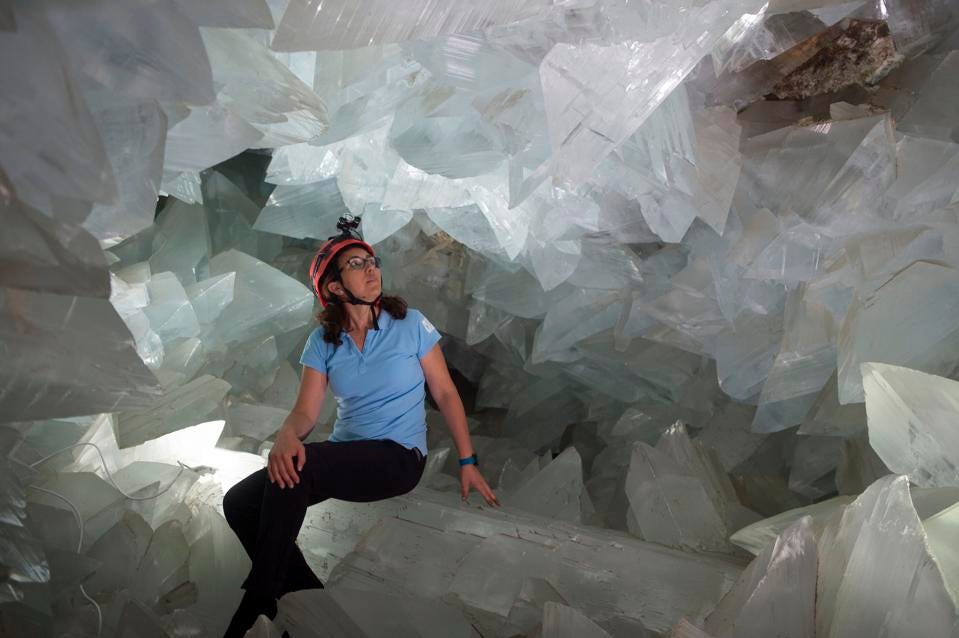 Geology_History's tweet photo. October 29, 2019, research on large gypsum crystals found in Pulpí (Spain) suggests that the climate played a role in the formation of the largest publicly accessible geode in the world 💎
https://t.co/SwYlIKEoM3 https://t.co/HEwVVUx6Rv