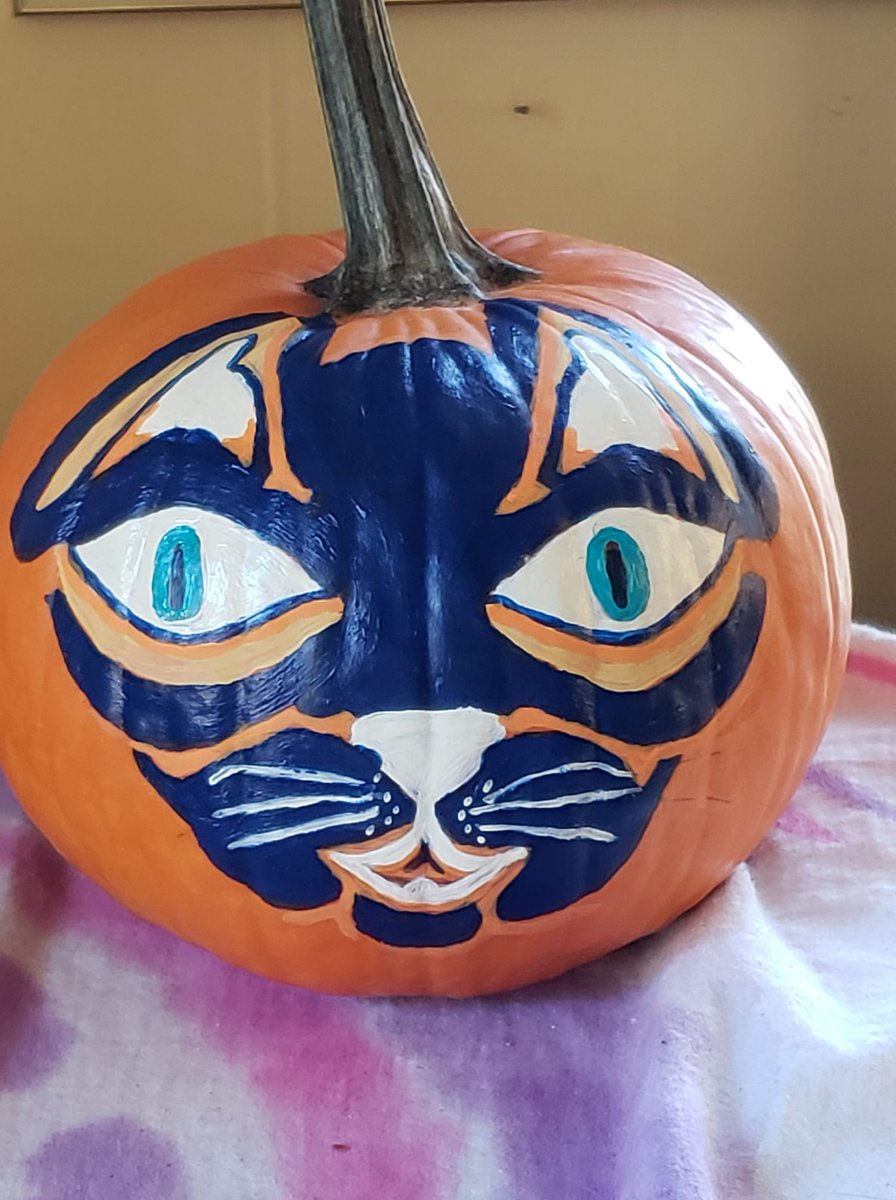 CassieJFox's tweet photo. #Memories 2021 Last years' Painted Pumpkin In Honor Of Troms #Halloween #Halloween #SiameseCat #Art #PaintedPumpkins #Cats #Caturday @MsB0759 @sjoy1125 @Stonz_camp @JoniKni56808241 @oakgiraffes @domino_concetta @HazelandRemy @Andy18512371 https://t.co/tlxy59rtfK