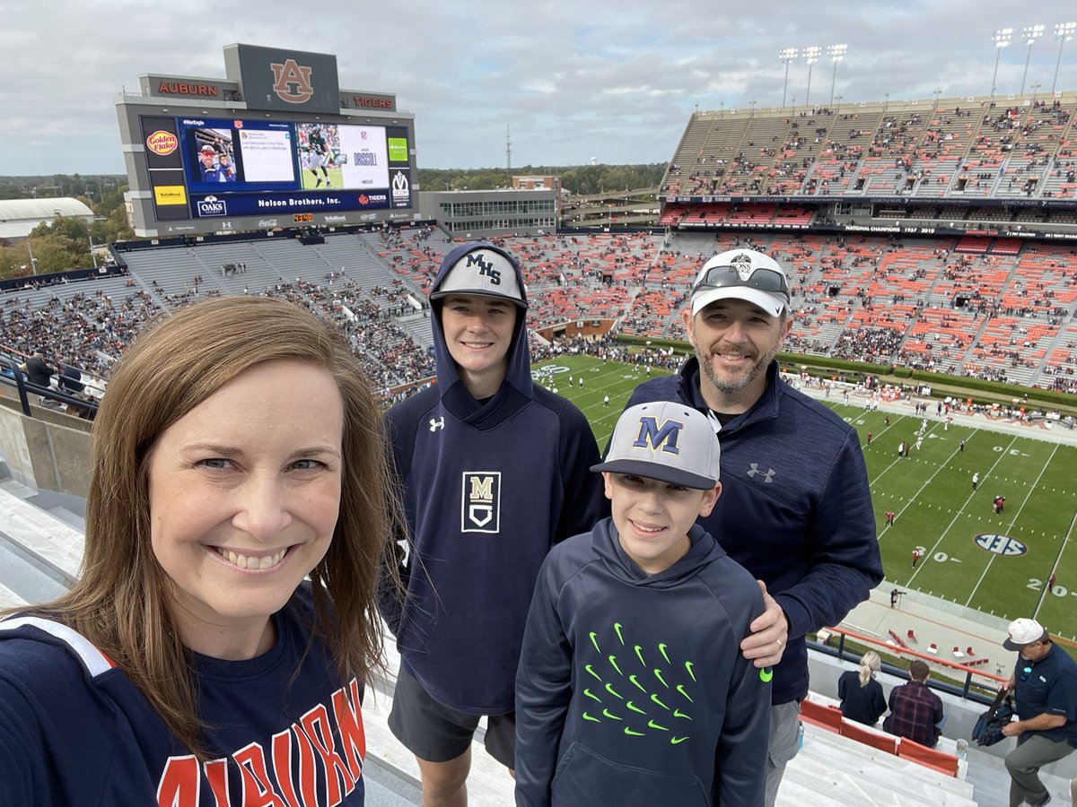 TwoCoppertops's tweet image. Beautiful day for some Auburn football. #WarEagle