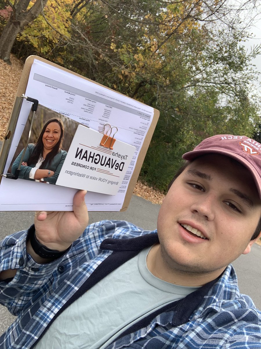 YoungDems_VT's tweet photo. Thanks to all who came out to the @DeV4Congress canvassing launch this morning at Burruss!

Only 9 days left until we #flipthe9th! https://t.co/g5a2KZdTBU