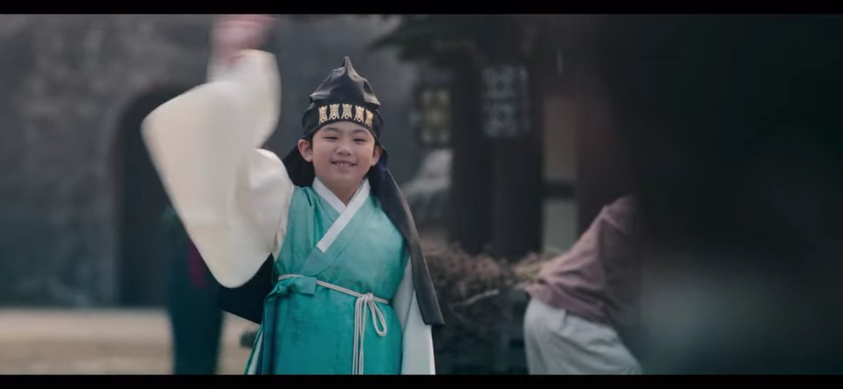 kdramatreats's tweet photo. And he never came back this time 💔💔💔

The epilogue scene of the crown prince and prince Seongnam showing how they are the closest among the brothers since childhood 🥺
#UnderTheQueensUmbrella #UnderTheQueensUmbrellaEp5 https://t.co/L4gdQGOBlf
