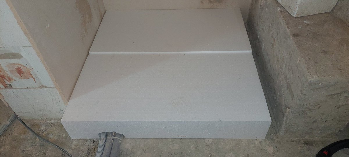 richard_ruzicka's tweet photo. Beton v podlahách již vesele zraje.....
#polystyren
#podlahovetopeni
#betonovepodlahy https://t.co/Fy9q3iRPT0