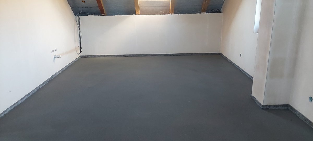 richard_ruzicka's tweet photo. Beton v podlahách již vesele zraje.....
#polystyren
#podlahovetopeni
#betonovepodlahy https://t.co/Fy9q3iRPT0
