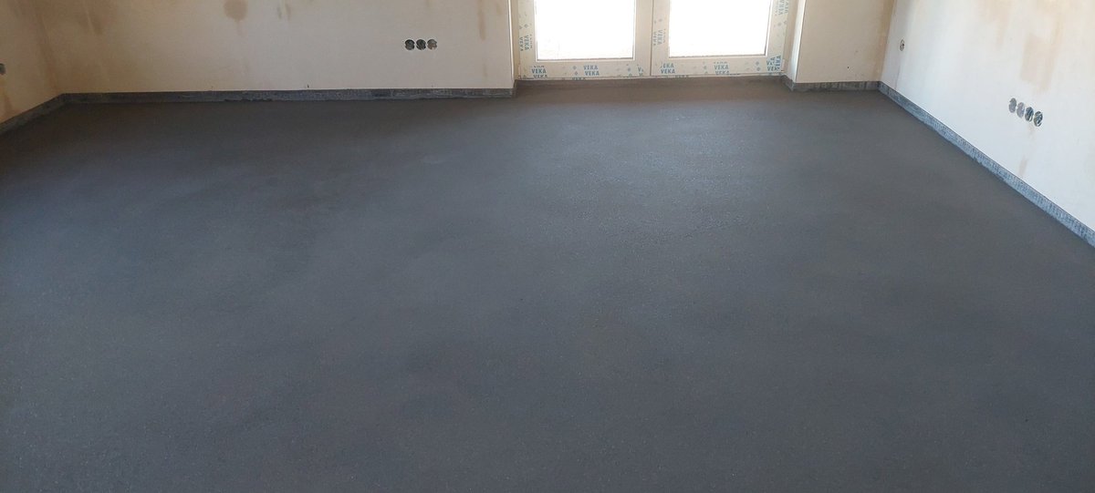richard_ruzicka's tweet photo. Beton v podlahách již vesele zraje.....
#polystyren
#podlahovetopeni
#betonovepodlahy https://t.co/Fy9q3iRPT0