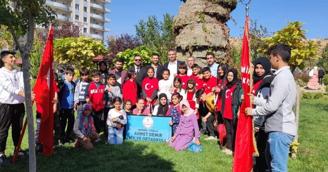 ahmetdemirokulu's tweet photo. Cumhuriyetin 99. yıl dönümü kutlu olsun.
@mardinilmem 
@Yesillimem1 
@Murat69_Demir 
@haciavlanmaz
@sinan_ctn 
@Hidirbekdas https://t.co/yNrefUVbG7