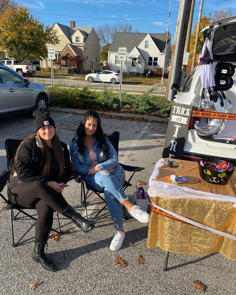 wrharperschool's tweet photo. Thank you to ALL the families who came out and made our Trunk-or-Treat even a spook-tacular success! ππ»π± #trunkortreat #halloween #fun ππππ#wrharper #teamHarper #HarperProud #ibcandidateschool #cmsd #weareIB #worldchangers #cmsd #teachcle #CelebrateCMSD #GetMore https://t.co/YJLFd65yiA