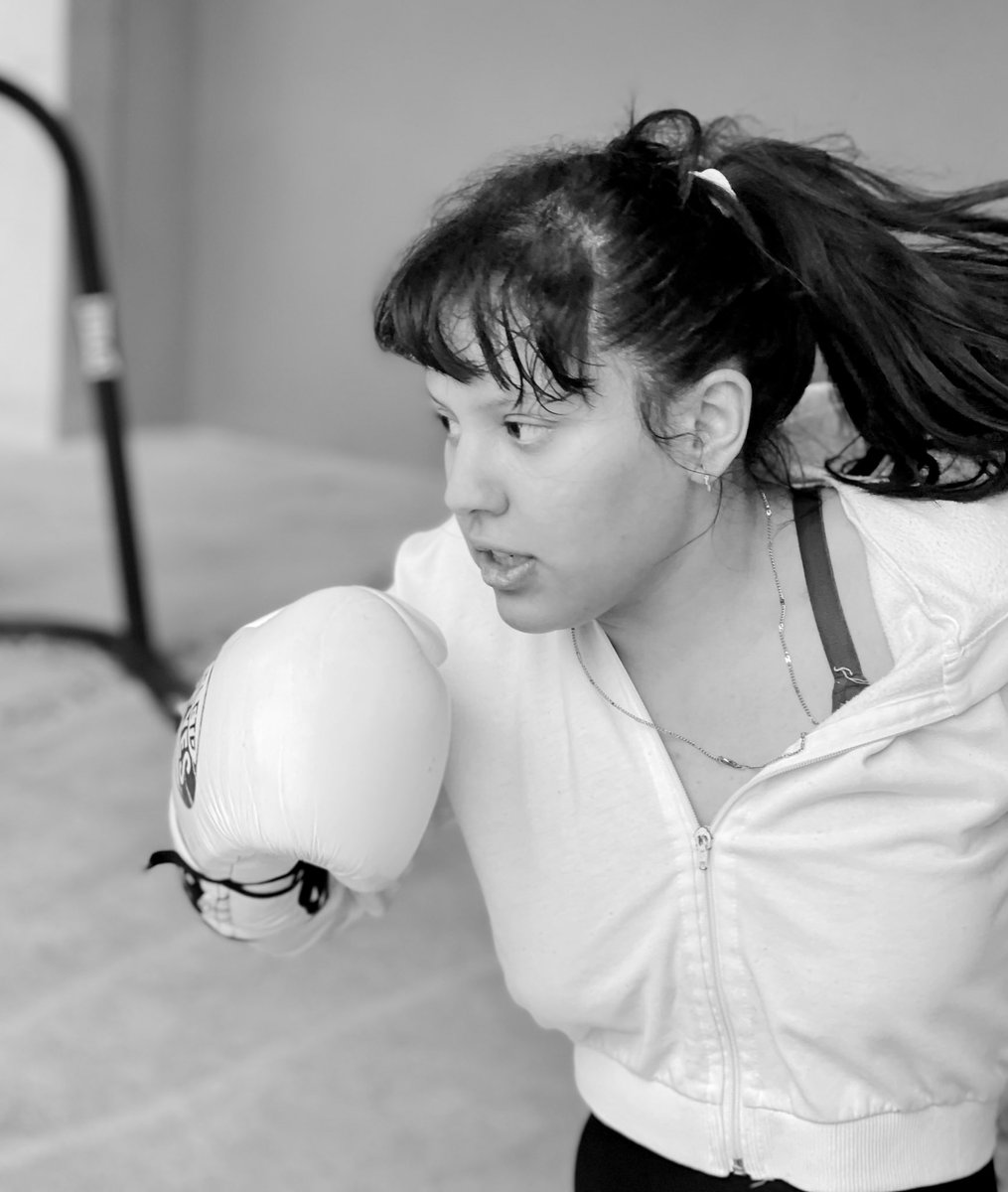 JuanLuisMontero's tweet image. 🚘 Después de un leve entrenamiento de #BOX #TeamRSJ; vámonos a disfrutar de la Eterna Primavera y gozar a los MMM’s.
Hoy nos acompañó una promesa del boxeo femenil, Joselinne Lugo González, 51 kg. #TeamWM