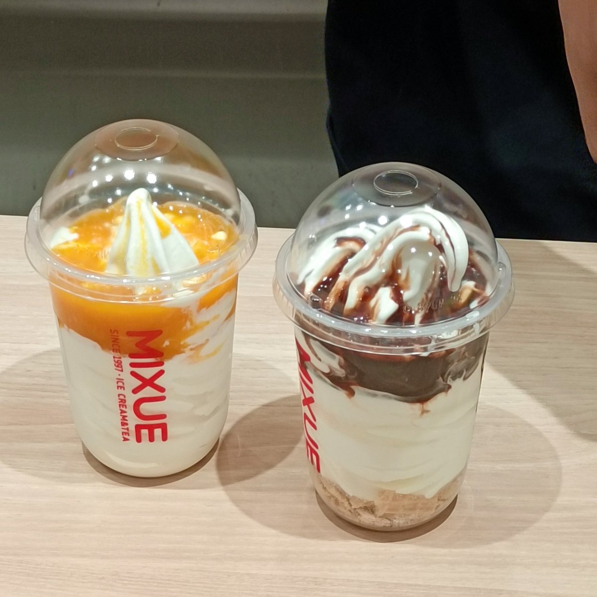 tawovn's tweet photo. @FFOODFESS Mango sundae
Strawberry lucky sundae
Coffee cookies sundae
Boba sundae
Oreo sundae
Jasmine teanya
Banyak lagi.. https://t.co/DzKNhb2bAn
