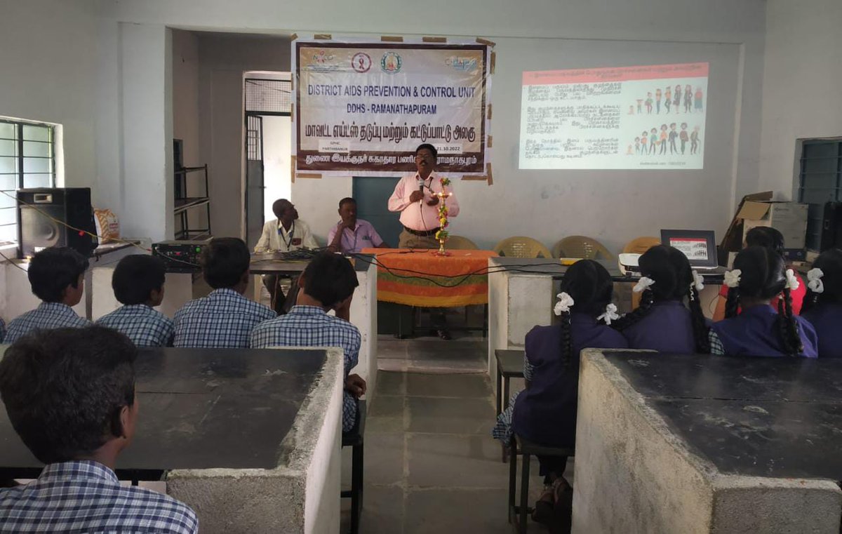tansacs's tweet photo. HIV/AIDS awareness to the students of Red Ribbon Clubs (RRC) organized by the #DAPCUs of Ramnad , Pudukottai ,Sivagangai &amp; Virudhunagar dists.
#TANSACS 
#Comprehensiveknowledge
@NACOINDIA
@Subramanian_ma
for more info visit
 https://t.co/VA2JCak6Vb https://t.co/4izYBUnWJA