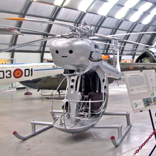 西班牙Aerotécnica制造的AC-12轻型直升机。