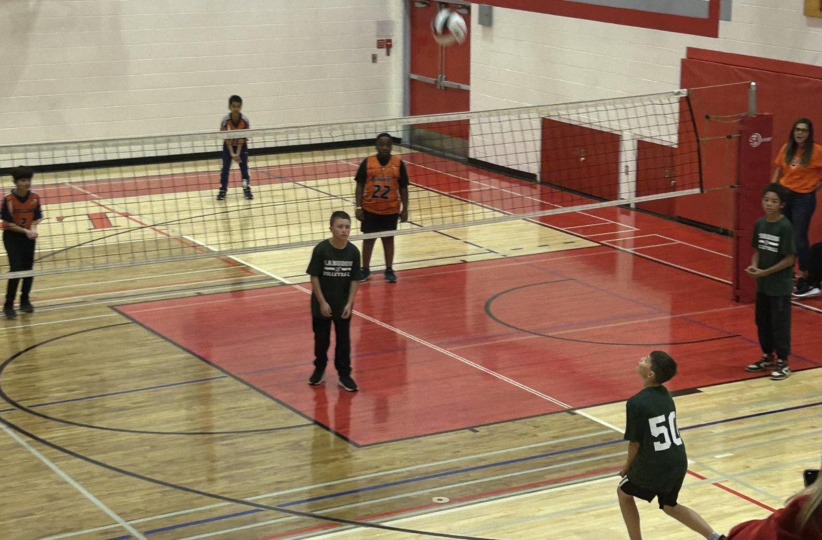 s_heffer's tweet photo. @langdon_school @EastLakeRVS It sure was nice to see all those Eagles again at the grade 6 volleyball tournament 😊. But I’m a Dragon now so it was green all the way! 🐉 Thank you coaches on both teams!  So fun to watch these students play! #rvsed https://t.co/KXTBFbuczO