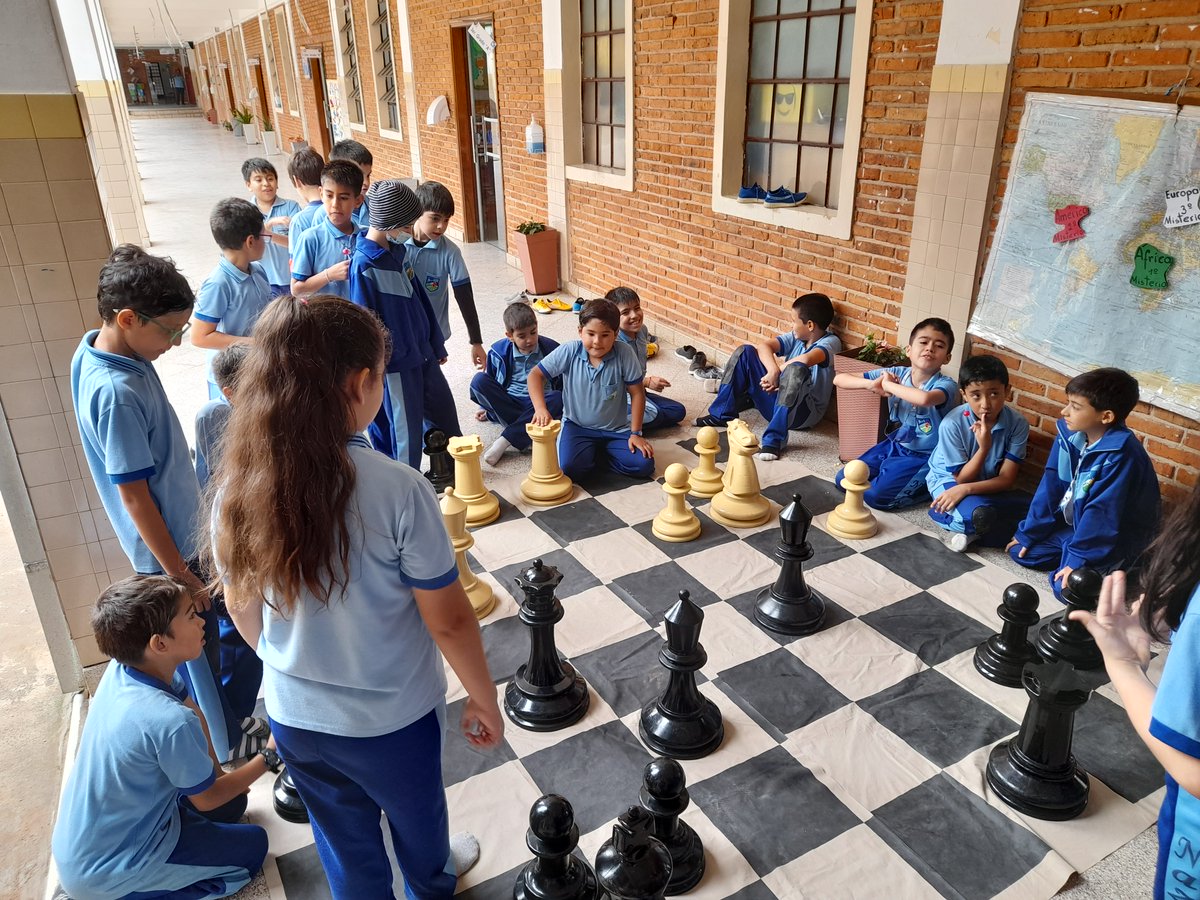 Los niños y niñas disfrutan de las clases de ajedrez en inicial y primaria <a href="/nazaretglobal/">Nazaret Global Ed</a>