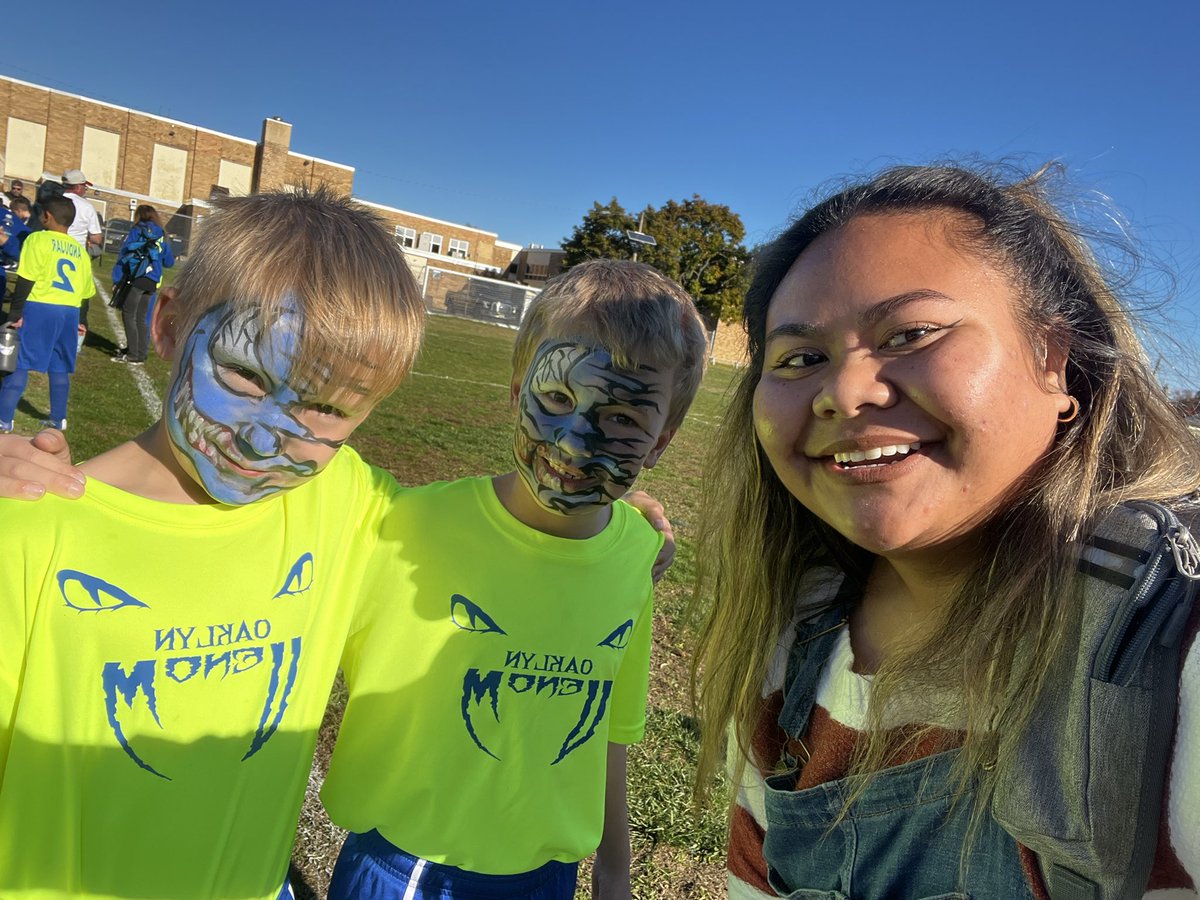 missthach tweet media