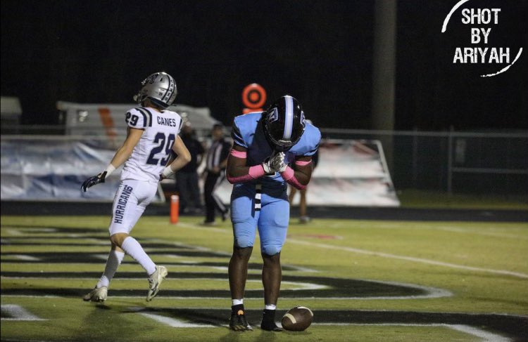 Love this game more then life 💙🖤 #gojags <a href="/NHSJagFootball/">NorthridgeFootball</a>