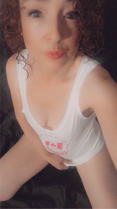 Come and see how Canadian girls like to have fun😉💋🇨🇦  We are not as innocent as we may look😏  Milf, Canadian