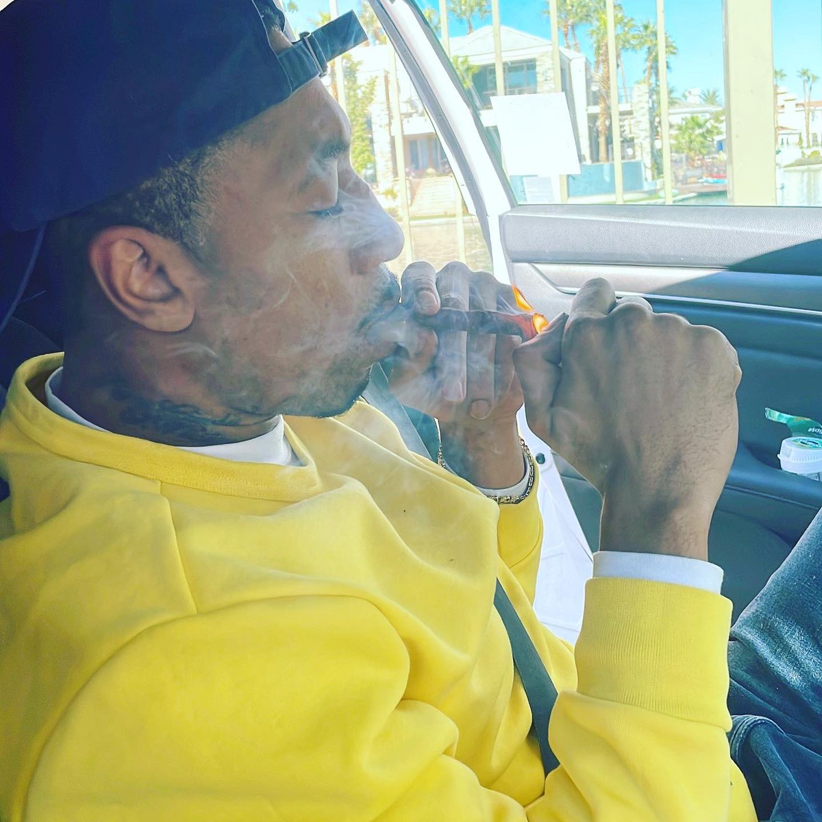 TwandoeJones's tweet photo. I’m Just Looking At It !! 💨🌎 @nowjonesenterprises #AirisEntertainment #NowJonesEnterprises https://t.co/FQHCtQwCRV